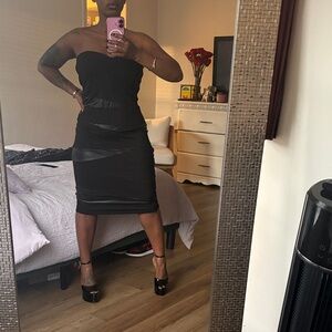 Chic Black Strapless Dress